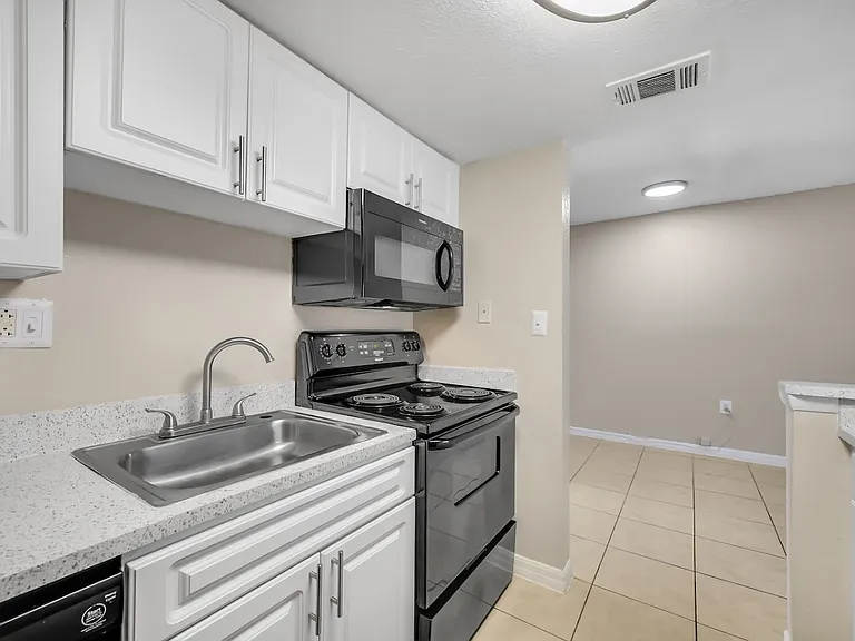 Serenity Lake Apartments — Photo 13