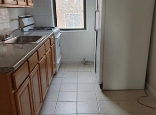 30-61 34th St #3F, Astoria, NY 11103