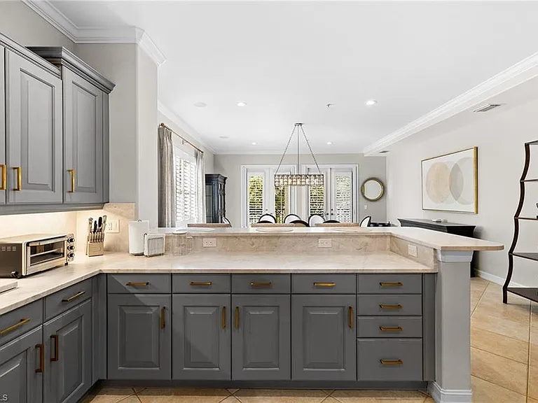 2864 Tiburon Blvd E #102 — Photo 8