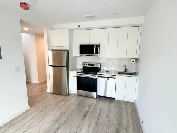 230 Boerum Street 4F image 3 of 7