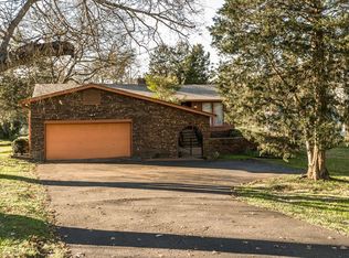 1022 Forest Harbor Dr, Hendersonville, TN 37075