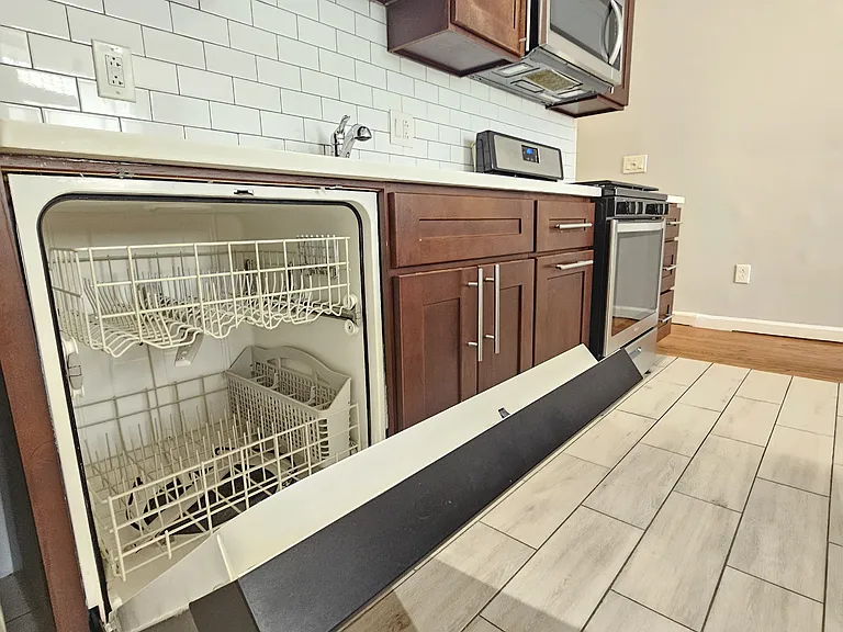 930 E Passyunk Ave — Photo 12