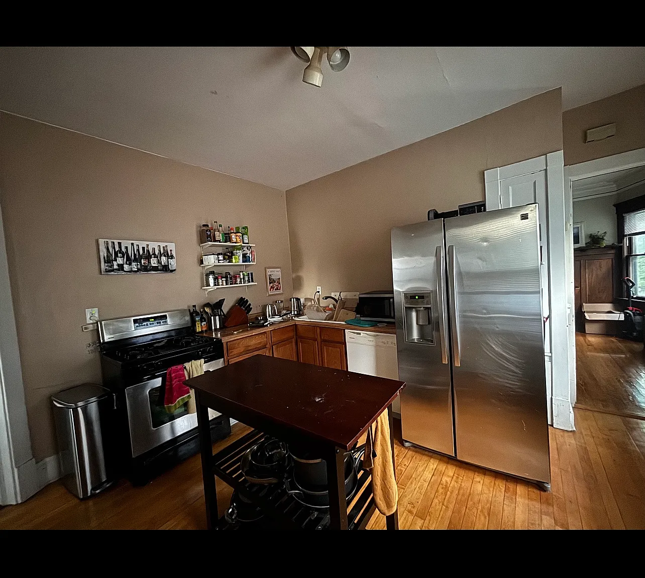 3 bed, 5143 sqft, $1,700 — Photo 3
