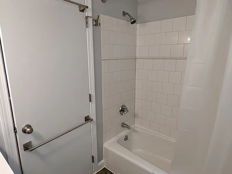 Full Bath Shower