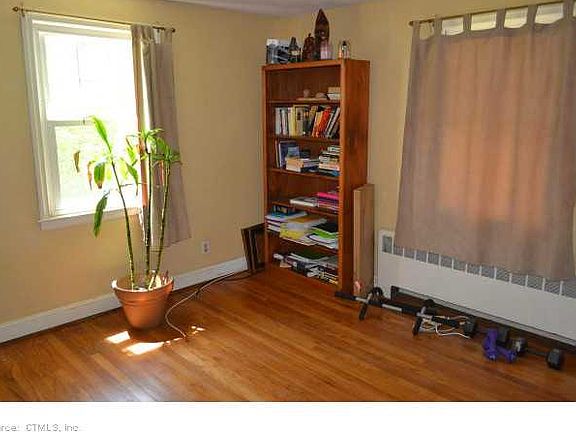 5th image of 399 Hills St