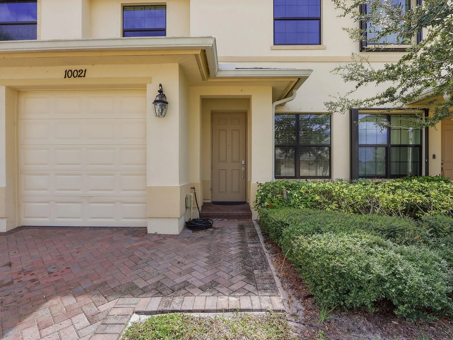 3 bed, 2.5 bath, 1690 sqft, $2,250 — Photo 3