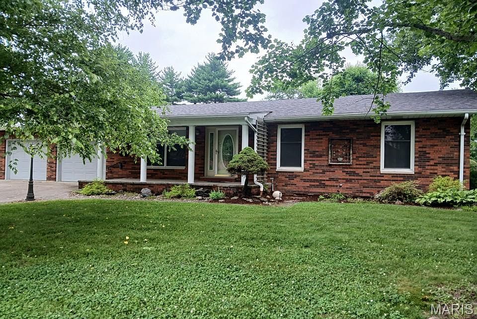 1st image of 803 W Miller Dr