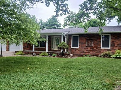 803 W Miller Dr, Staunton, IL, 62088