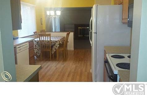 kitchen 2.JPG