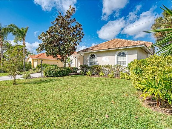 3rd image of 134 Grand Oak Cir