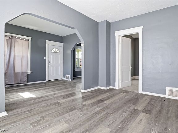4th image of 13913 Chapelside Ave
