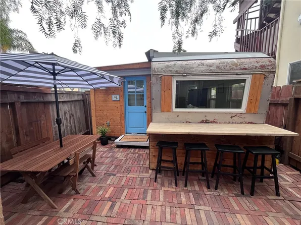98 Welcome Ln, Seal Beach, CA 90740