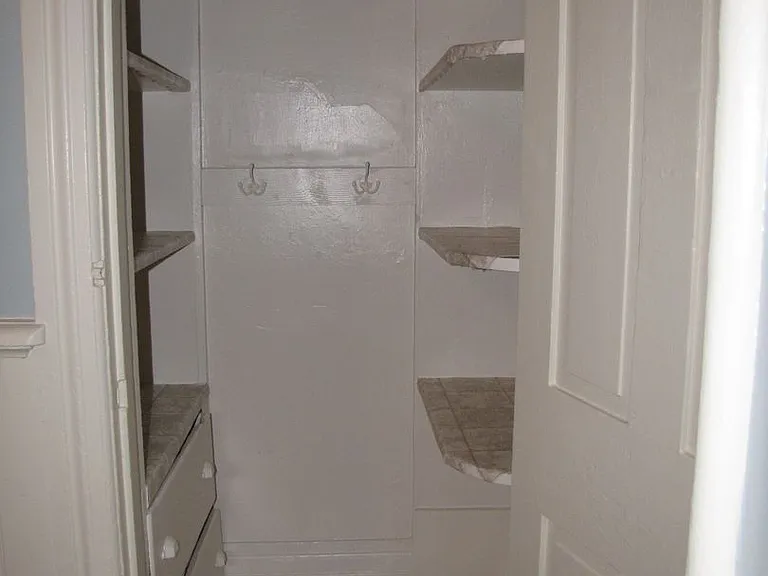 17 N Earl St — Photo 35