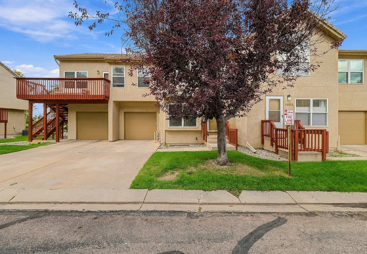3 bed, 2.5 bath, 1534 sqft, $1,955 — Photo 2
