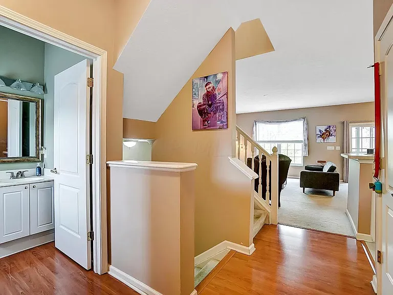 728 Spring Valley Dr — Photo 25