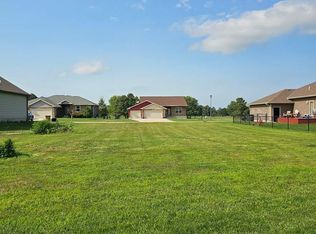 2030 Greenway Dr, Aurora, NE 68818