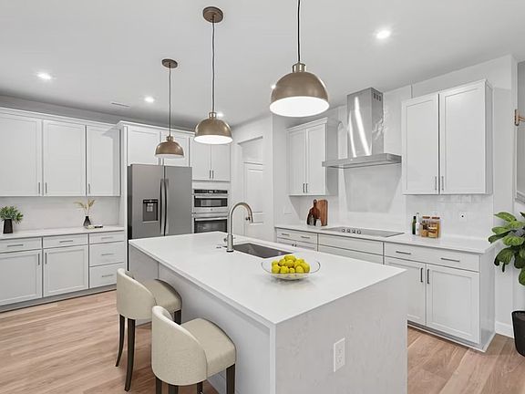 3rd image of 228 Oak Summit Pl