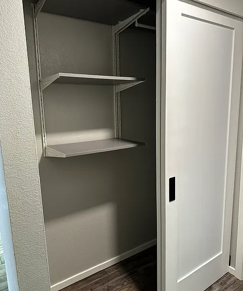 Hallway Custom Closet Storage
5 Feet