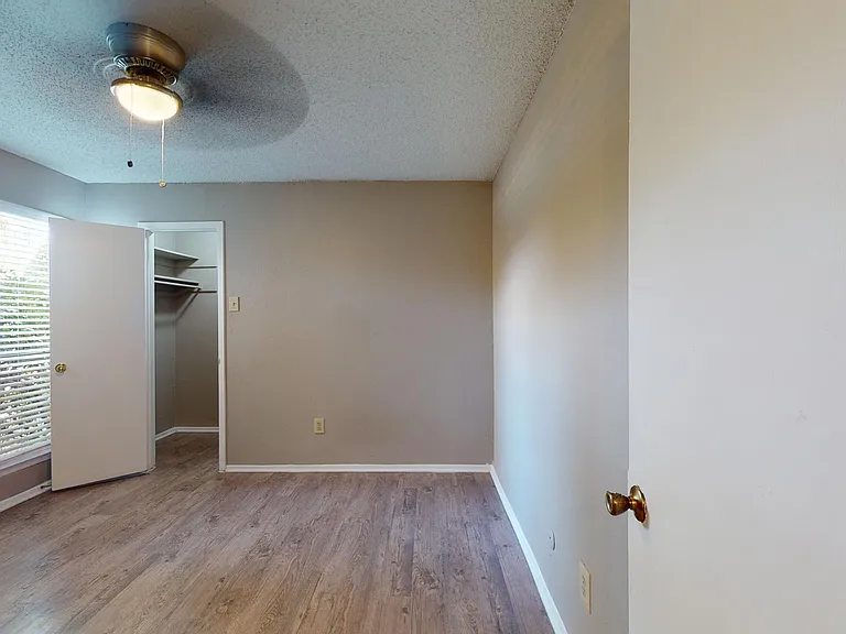 Addison Apartments at the Park — Photo 261