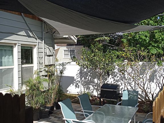 2nd image of 220 21st Ave S
