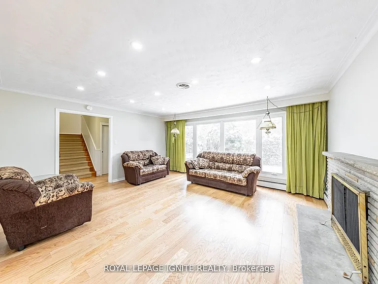 83 Deep Dene Dr #MAIN — Photo 15