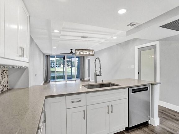 4th image of 9230 Lagoon Pl APT 114