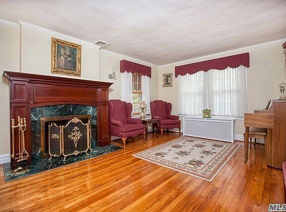 3rd image of 7 Jefferson St