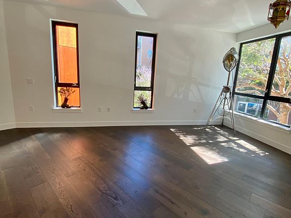 2nd image of 1300 22nd St APT 320