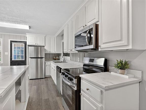 3rd image of 1705 Ridge St