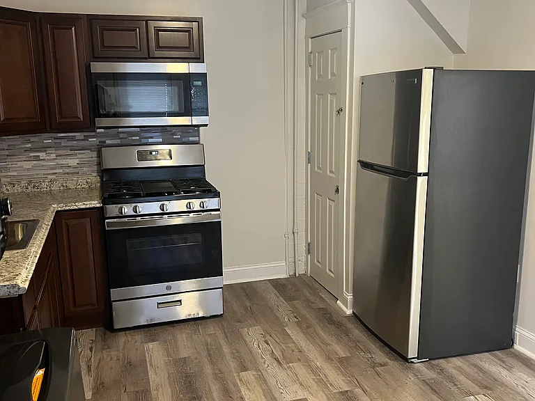 1621 Edgmont Ave #1 — Photo 4