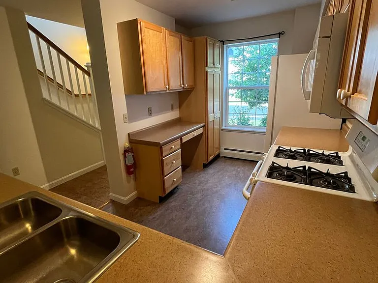 58 Stonington Cir — Photo 25