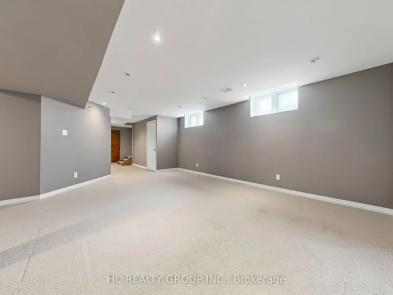 465 Woodspring Ave — Photo 23