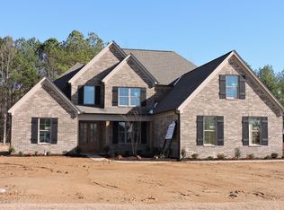 5258 E Pointe Dr, Olive Branch, MS 38654