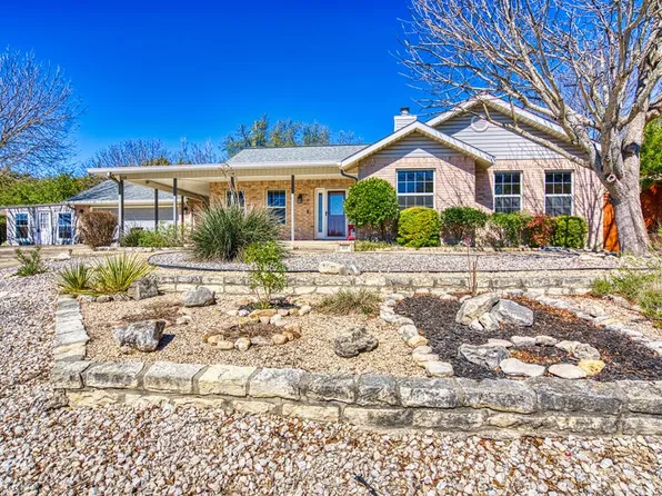 212 Red Oak Ln, Ingram, TX 78025