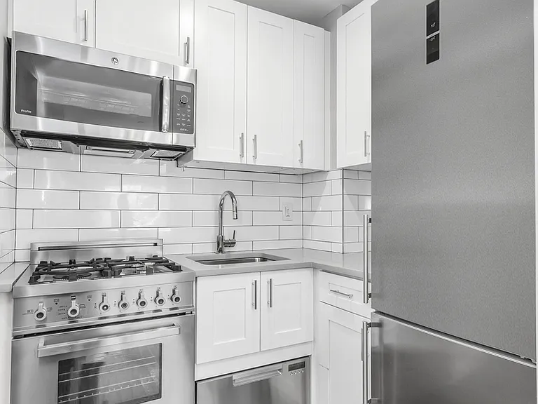 99 Suffolk St #5F — Photo 3