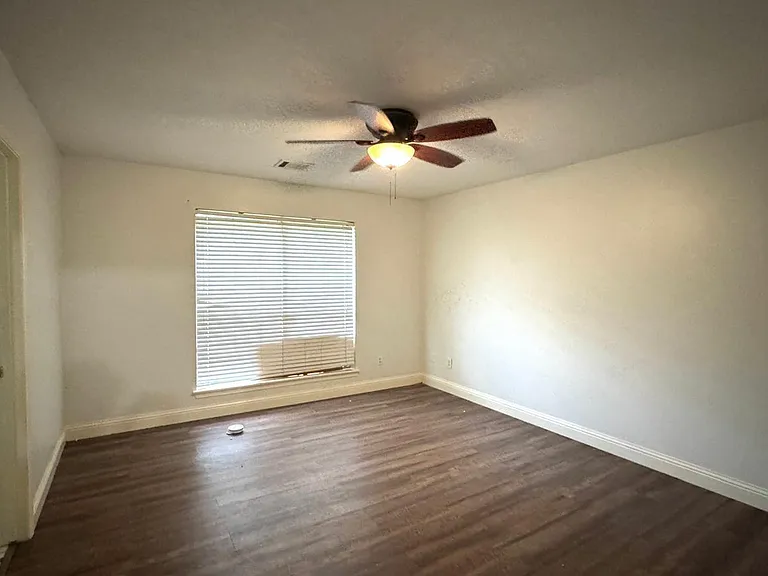 6422 Diamond Rock Dr — Photo 10