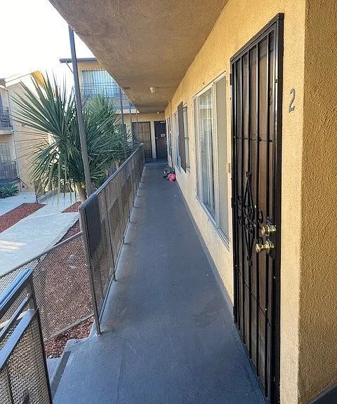 4014 Stevely Ave. — Photo 9