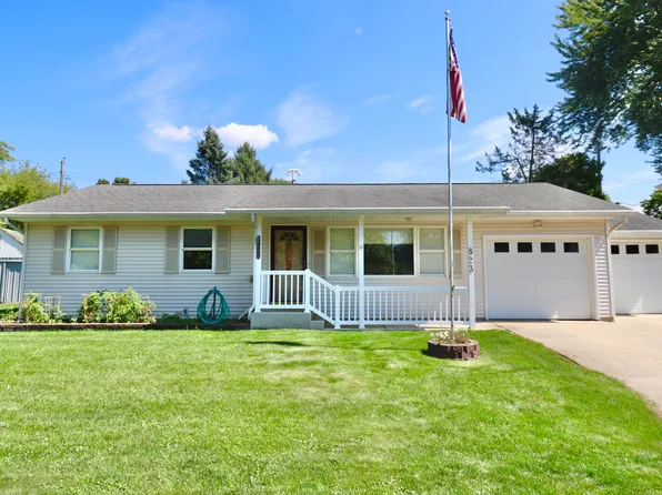 823 Eason Ct, La Porte, IN 46350