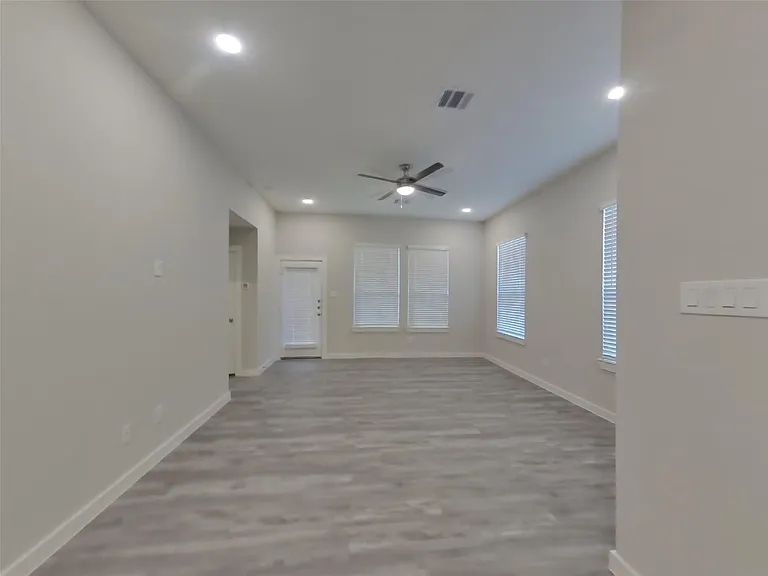 22733 Terrazzo Dr — Photo 2