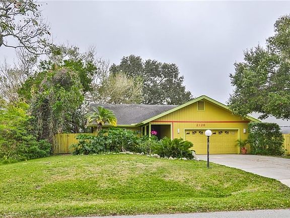 2nd image of 2128 Cambridge Dr