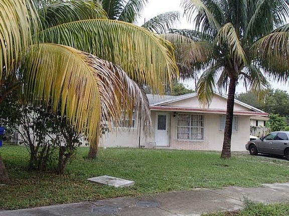 3rd image of 5121 NE 6th Ave
