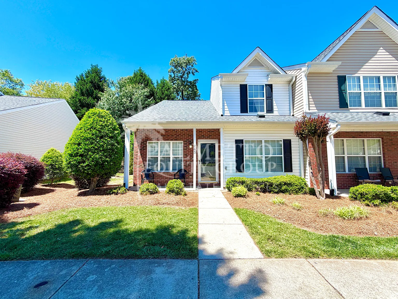 3 bed, 2.5 bath, $1,950 — Photo 1
