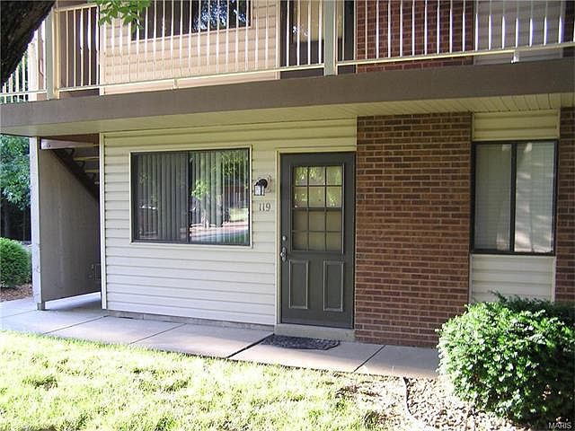 1st image of 220 Suppiger Ln