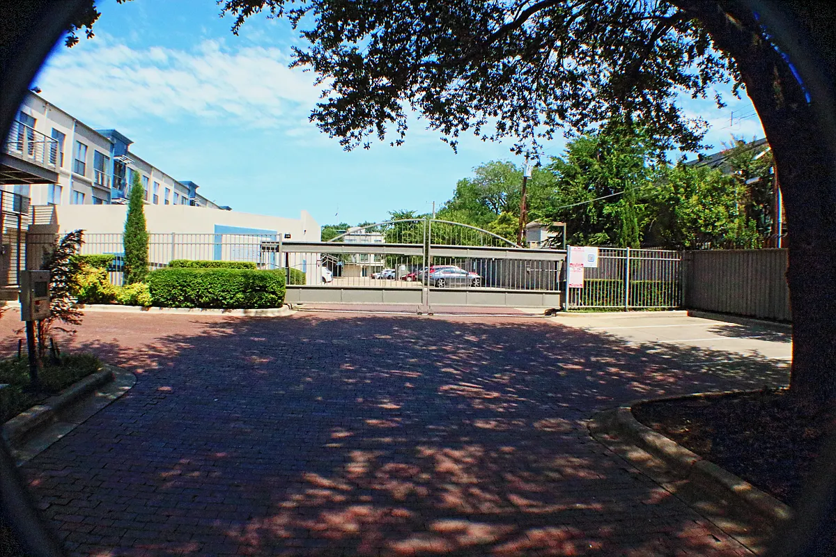 Building Photo - 4414 Cedar Springs Rd #121