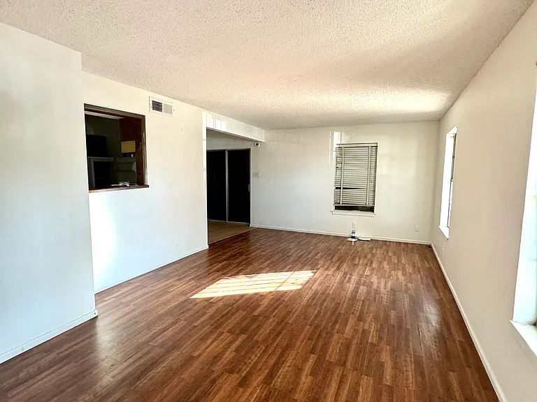 4502 Walzem Rd #2 — Photo 6