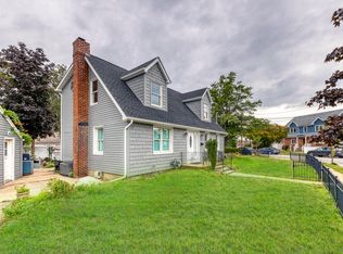 70 Lamberson St, Valley Stream, NY 11580