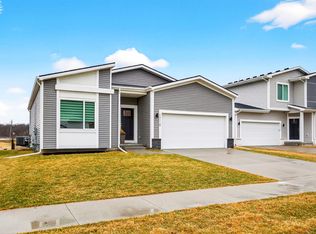 1718 S Redtail Ave, West Des Moines, IA 50265