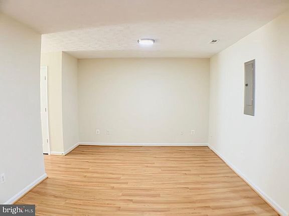 5th image of 109 Windjammer Ct