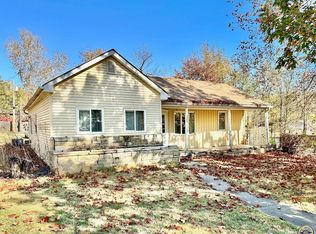 705 W Maple St #&-13, Saint Marys, KS 66536
