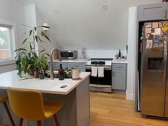 3rd image of 56 Wildey St APT 3